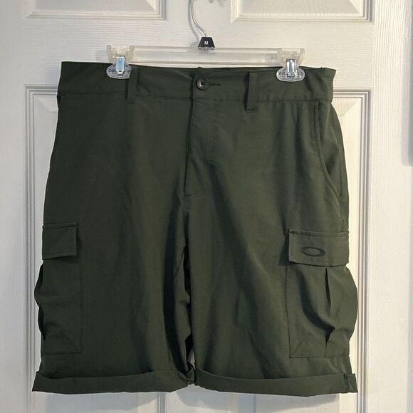 Oakley Mens Size 32W 32 Waist Green Shorts‎ Breathable Performance Stretch - Picture 1 of 6